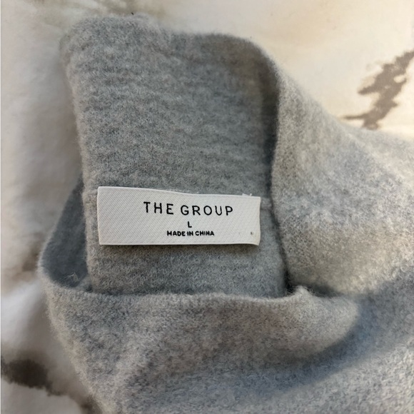 The Group (Babaton) Boiled Wool Boxy Turtleneck Heather Chrome L/XL - Picture 8 of 8